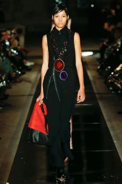 Look 32